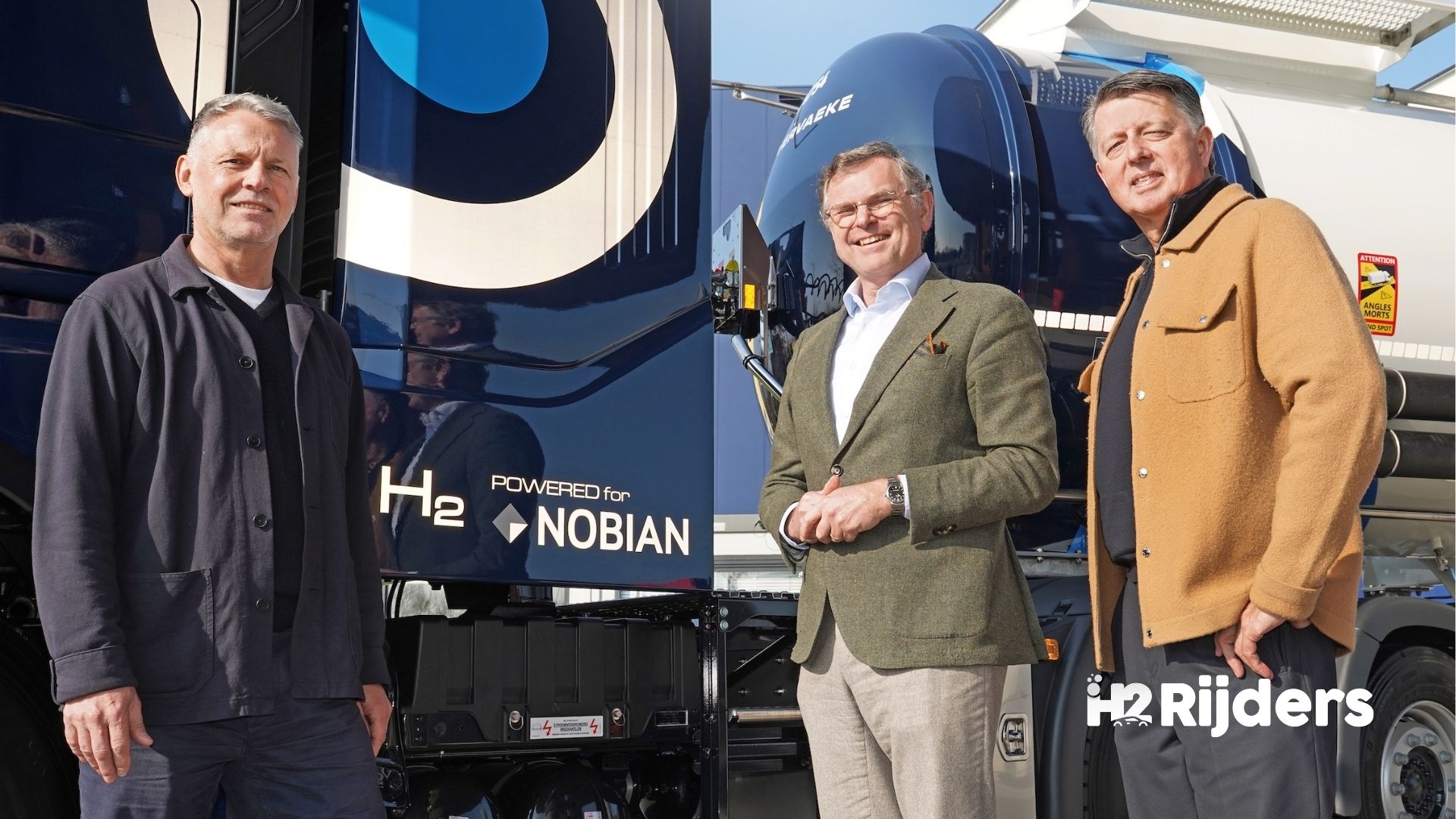 Europese primeur: eerste ADR-waterstoftruck rijdt rond Rotterdam